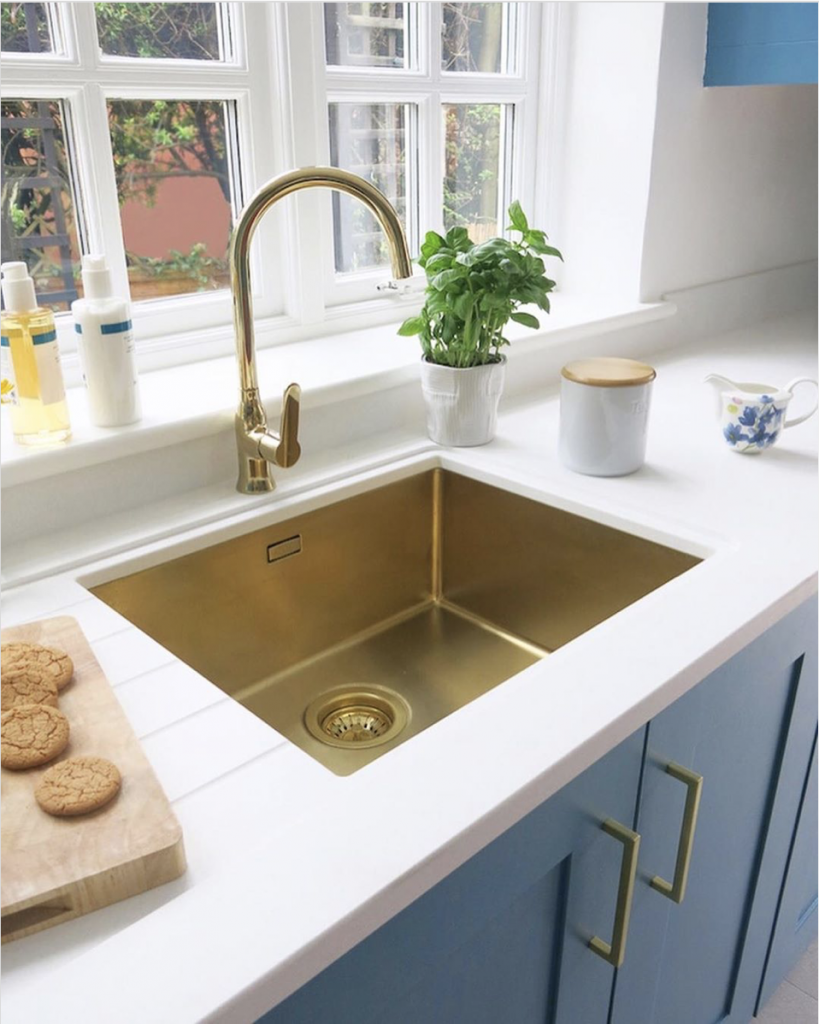 Stunning Statement Sinks Kitchen